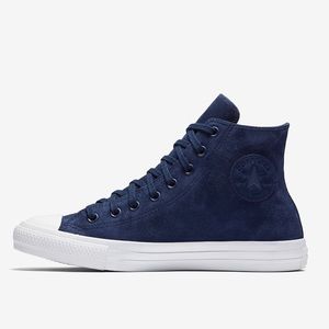 Men’s Navy Suede Converse Chuck Taylor in 9.5 MENS